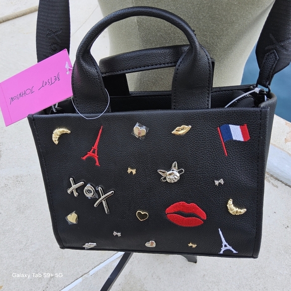 NWT BETSEY JOHNSON BLACK EMBOSSED CHARM TOTE - Picture 3 of 7